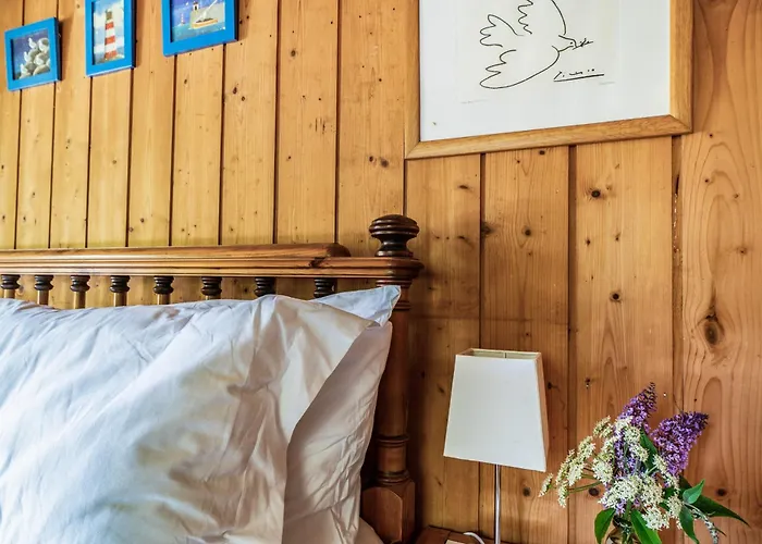 Scandinavian Style Lodge In Rock