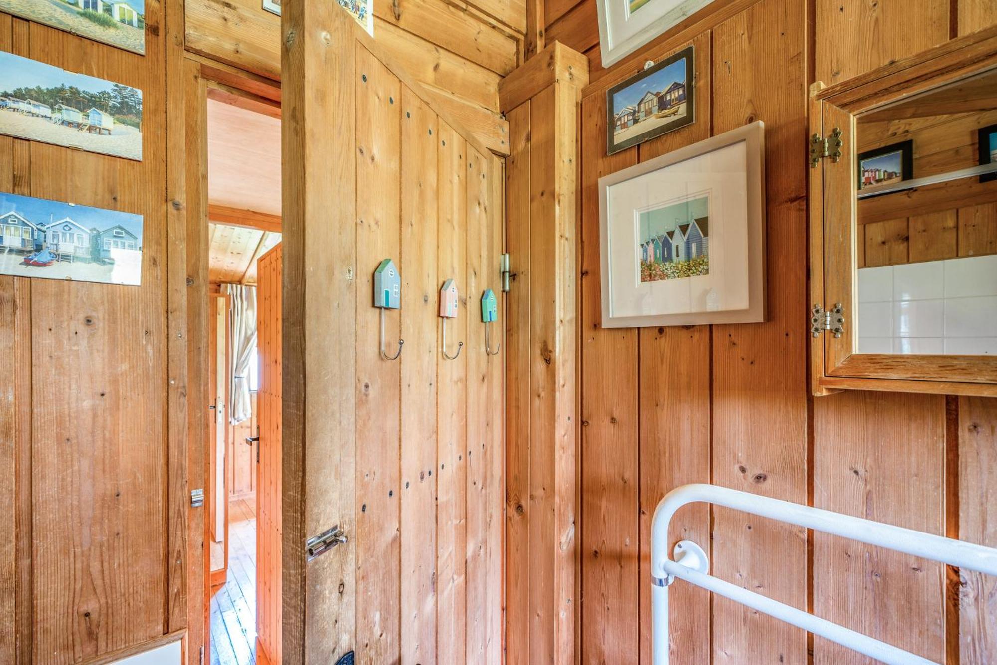 Chalet Scandinavian Style In Rock